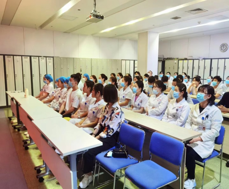 献礼建党百年 做有情怀的共产党员——                    吉大一院门诊教工党支部党史学习教育党课活动(图3)